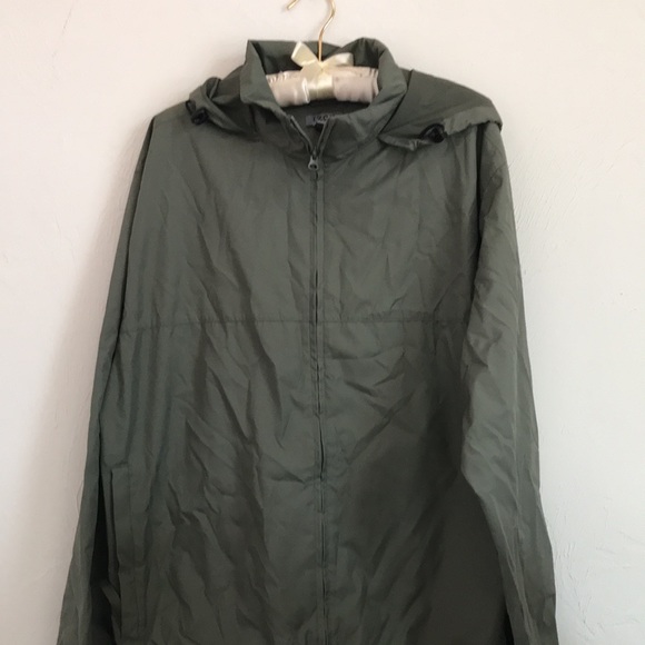 IZOD rain jacket - Picture 5 of 7